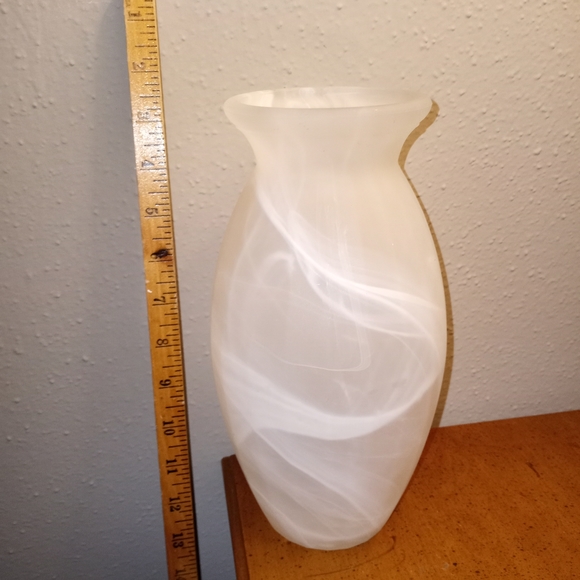 Frosted Swirl Glass Vase - Picture 6 of 7